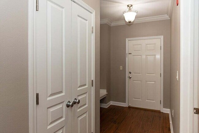 Photo - "Experience Luxurious Waterfront Living: Spacious 3-Bed, 3-Bath Condo in Fort Walton Beach" Unidad 302