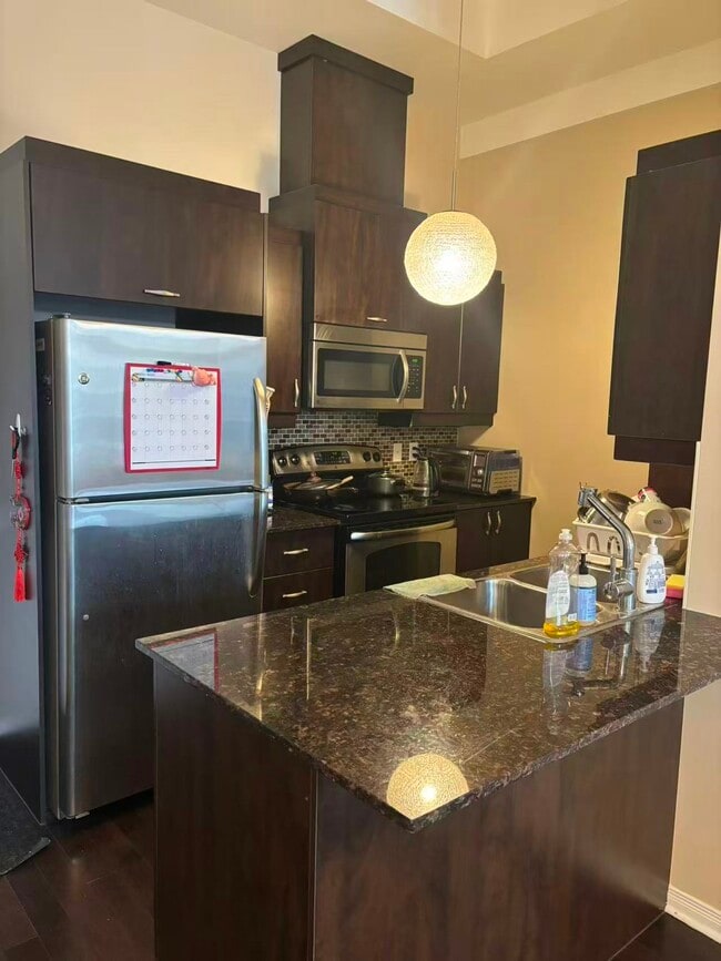 Photo - 4975 Rue Jean-Talon O Unit Fully Furnished Spacious Condo for 1 Female