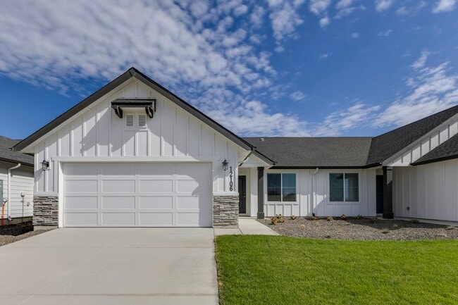 Building Photo - Adorable and affordable Duplex for rent in... Rental