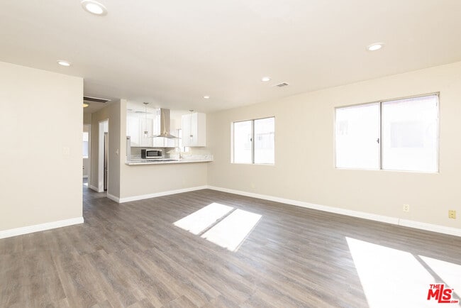 Photo - 1522 N Harvard Blvd Unit 4