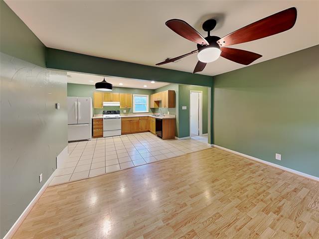 Photo - 412 Harrison Ln