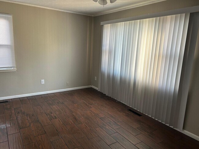 Photo - 1715 11th Ave SW