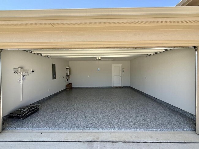 521 Bronze Cir W