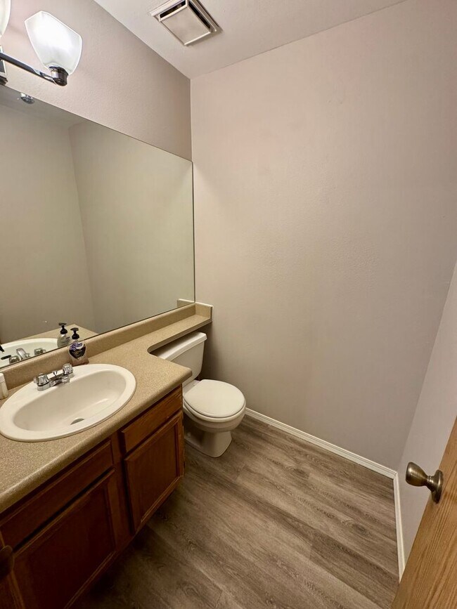 Photo - Cozy Townhome on North side with 1 car garage