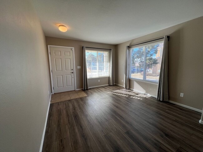 Photo - Beautiful 3 Bdrm, 2.5 bath Home in quiet neighborhood