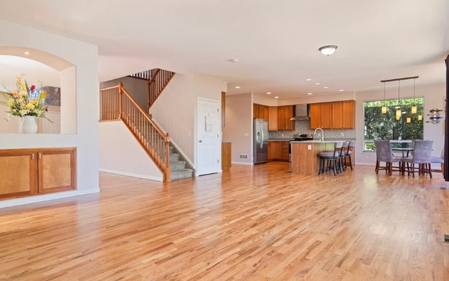 Photo - 1395 E 100th Ln