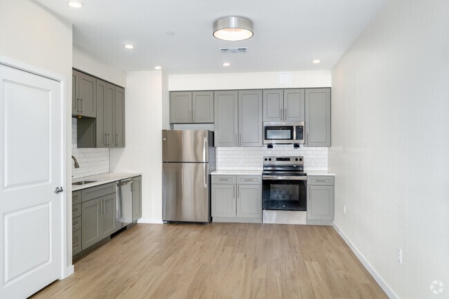 4BR, 2BA - 1,403SF - Kitchen
