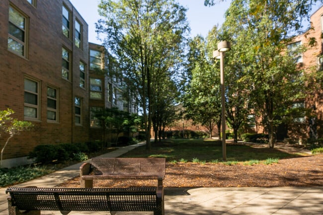 4700 Lake Park Apartments