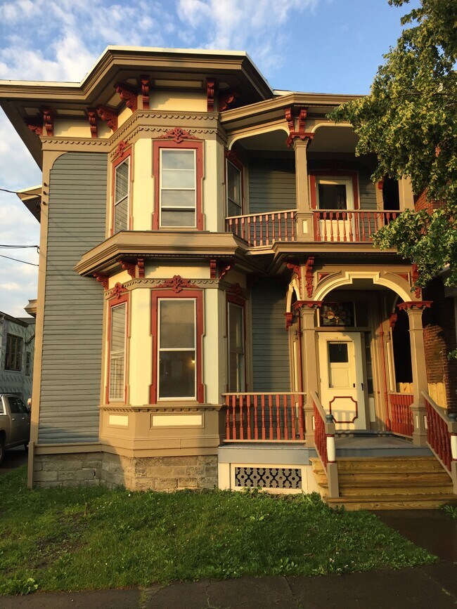 129 W Fourth St