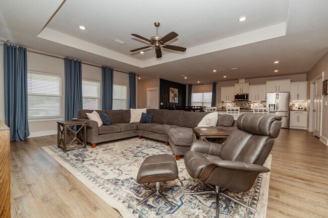 1106 Shoal River Dr