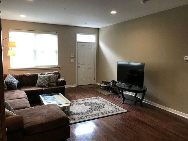 Photo - 1235 S 17th St