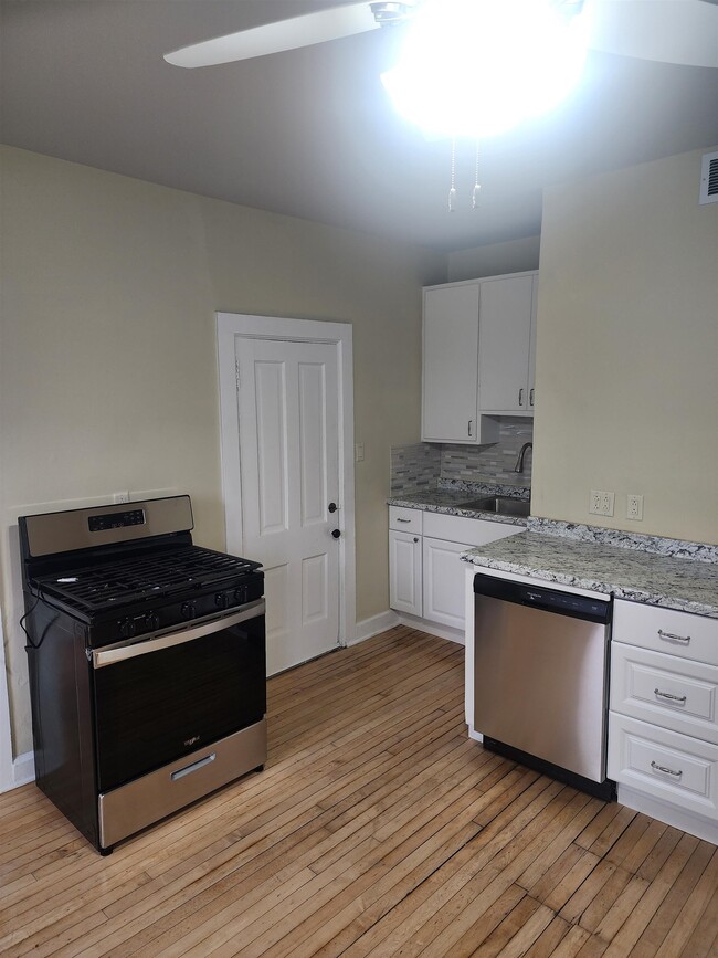 Photo - 2122 Rusk St