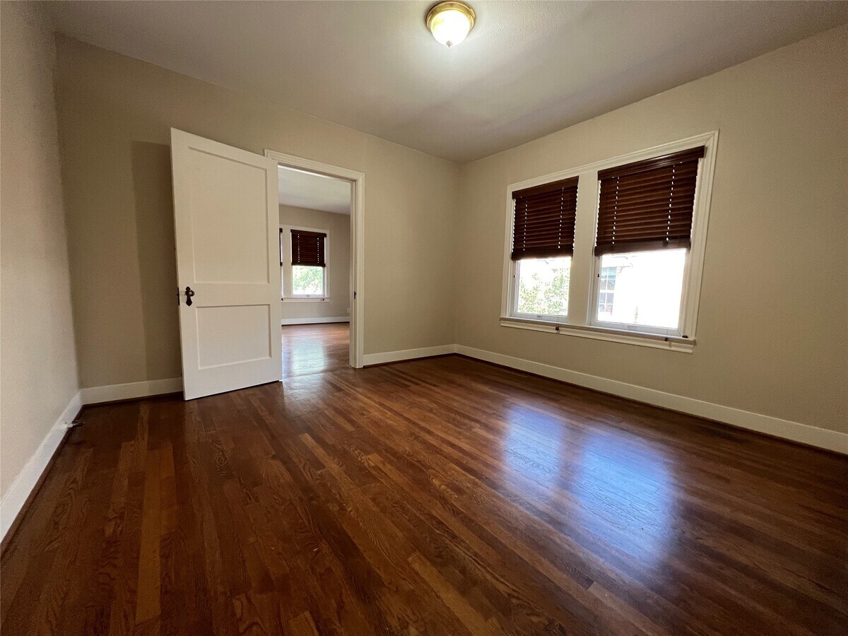 Photo - 4410 Pease St