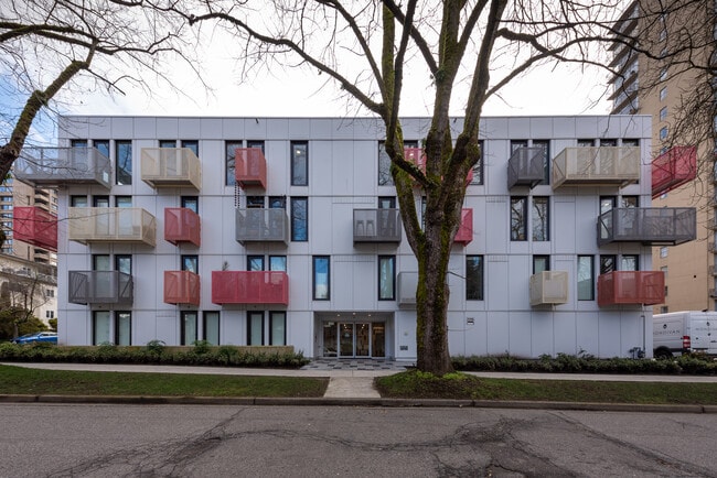 Building Photo - 1090 Jervis St