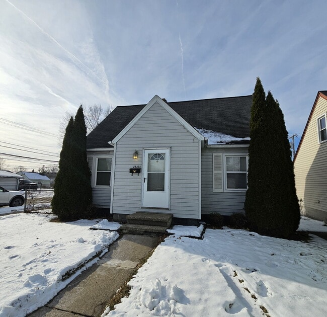 Building Photo - 2 Bedroom, 1 Bath Ranch with Good Sized Living Room, Laundry Room, Hard Wood Flooring, Deck.