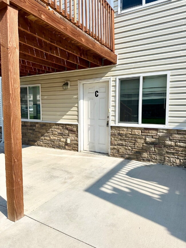 Photo - Bright 2 Bedroom Unit in a Well-Kept HOA Neighborhood