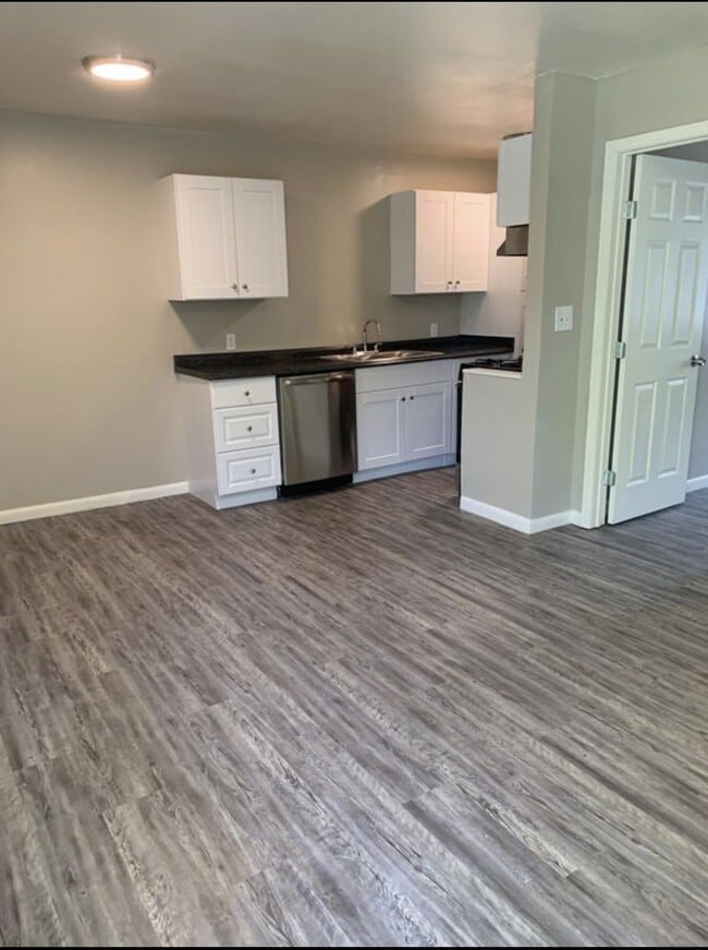 Photo - "Charming 1-Bed Oasis with Granite Elegance in Prime Edmond Location!" Unidad #3