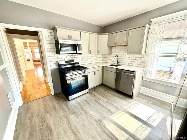 30 Manitou Ave Unit 2