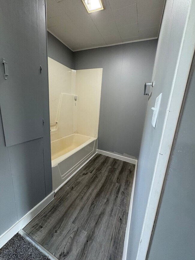 Photo - 213 S Warrington Ave Unidad #4 upper
