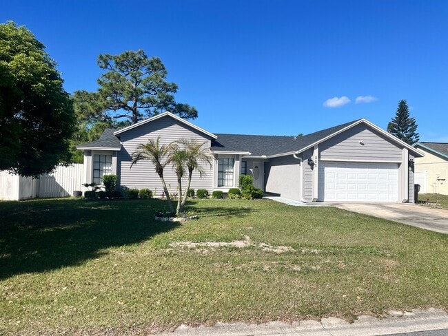 Building Photo - 111 Rosewood Ct