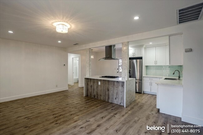 Photo - 8833 Paso Robles Ave