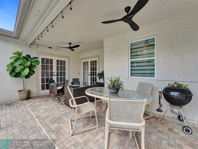 Photo - 4960 SW 89th Ave