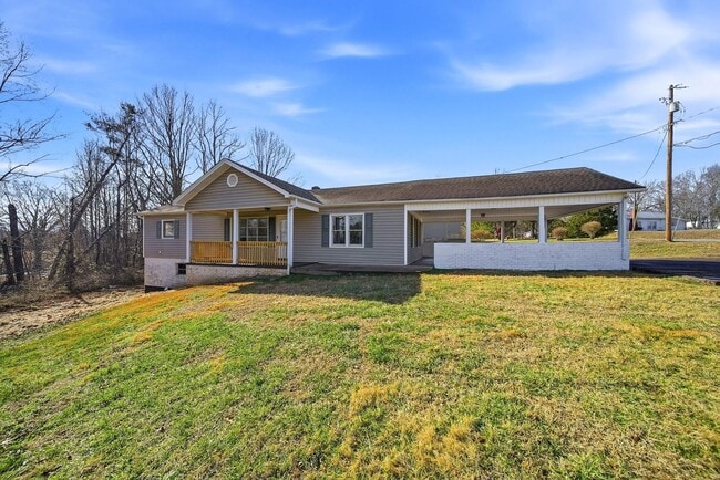 Building Photo - WOW! Space and Value — Morganton Rental with Big Basement