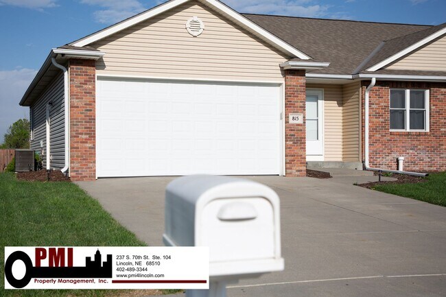 Photo - 4 Bedroom and 3 bathroom Fully Furnished