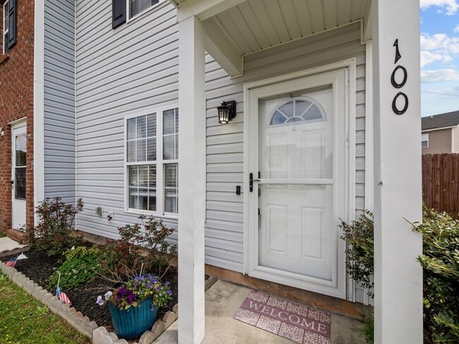 Photo - Welcome to Marsh Oaks!