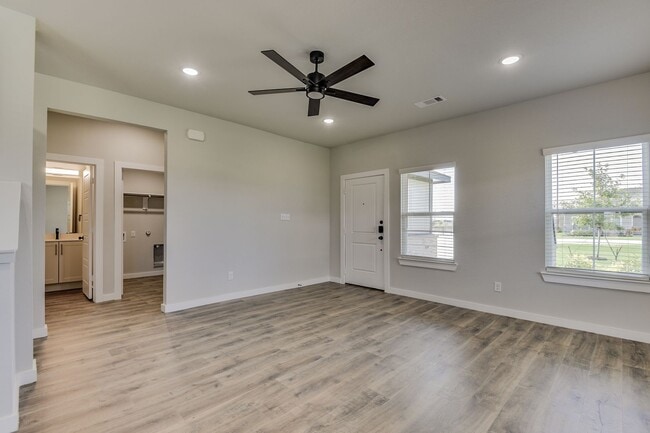 Photo - AVAILABLE NOW! LUXURIOUS TRIPLEX LOCATED ON 1-ACRE LOT IN MIDLOTHIAN, TX!