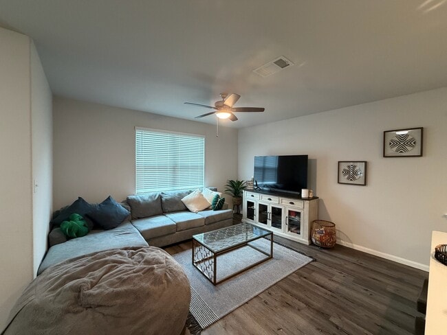 Photo - 3907 Arslan Dr
