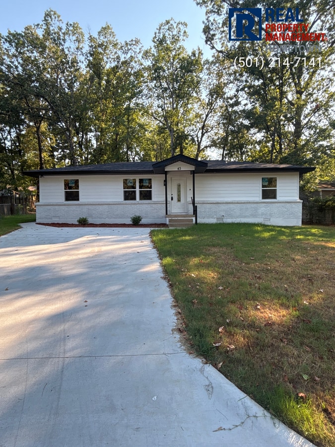Photo - 43 S Wakefield Dr House