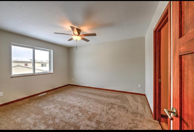 Photo - 419 Sierra Pl