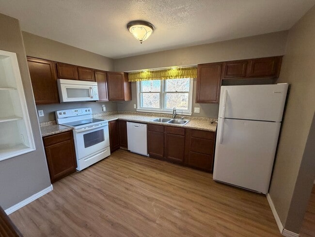 Photo - House for Rent!