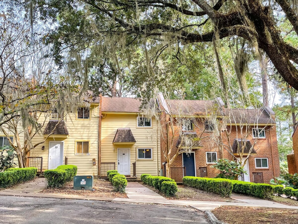 Whispering Pines - PG - Whispering Pines - PG Apartment Unit M123