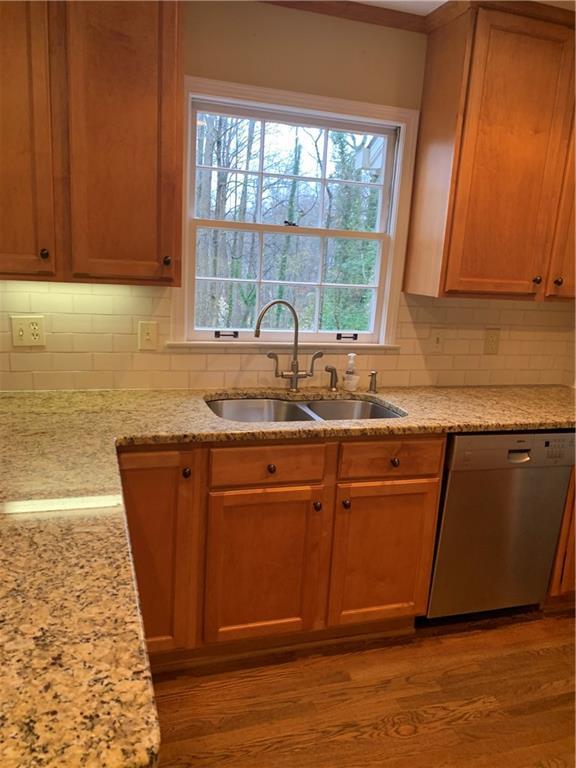 Photo - 3896 Parkcrest Dr NE