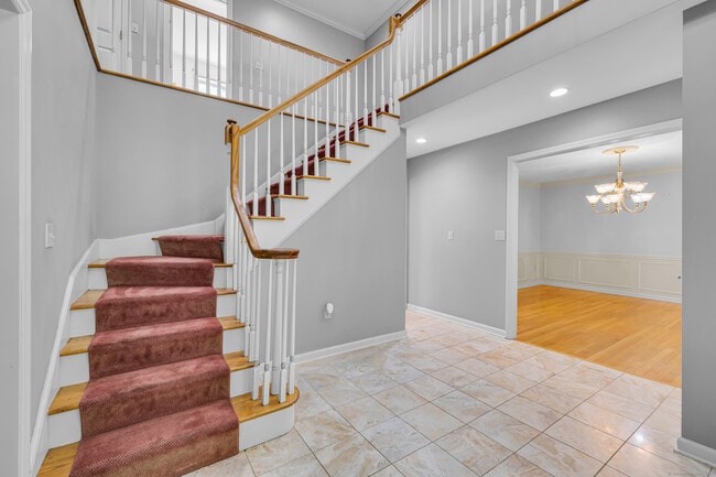 Photo - 27 Blackberry Dr E