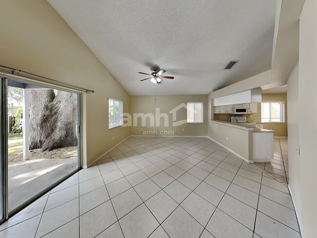 Photo - 1821 Rudder Dr