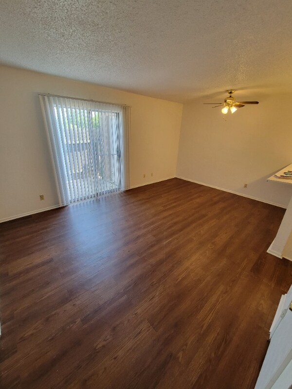 Photo - 207 Sprucewood Ln Unit D