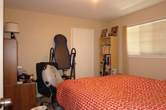 Photo - 637 Kirkland Dr