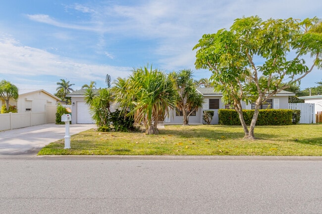 Building Photo - 115 Sea Park Blvd Rental