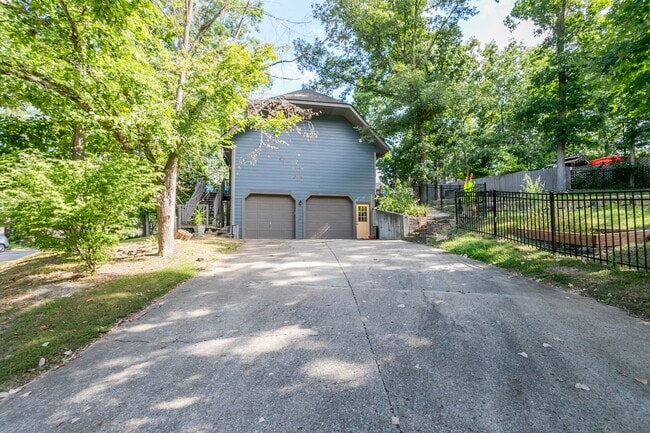 Photo - 5 Bed 3 Bath Home