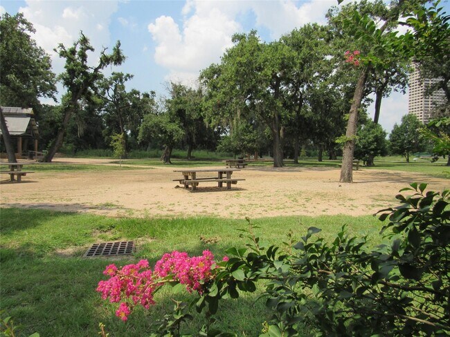 Photo - 3249 Dixie Dr Unidad B