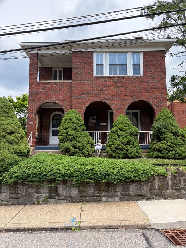 Building Photo - 5718 Munhall Rd Unit 5718 Munhall Road
