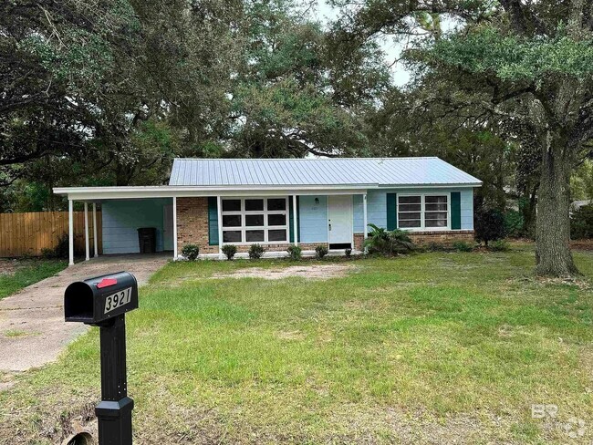 Building Photo - 3 Bedroom 1 Bathroom House in Mobile