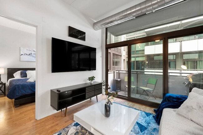 Building Photo - 660 W Wayman St Rental