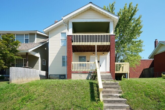 Building Photo - 846-848 Reinhard Ave Unit 848