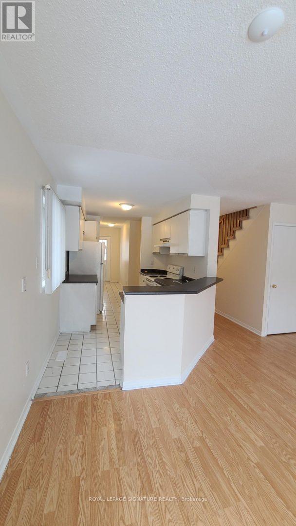 Photo - 5 Fairglen Ave