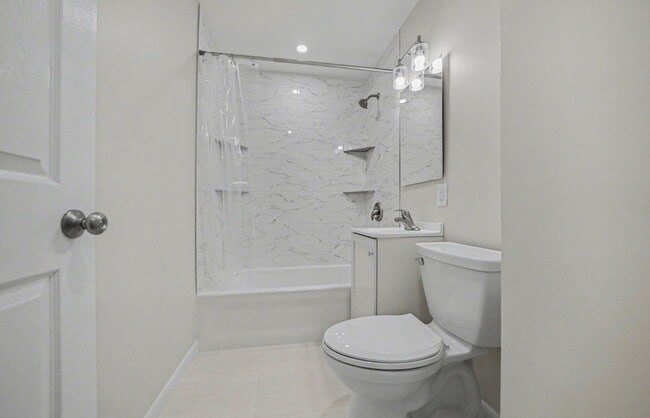 Photo - 613 N Ashland Ave