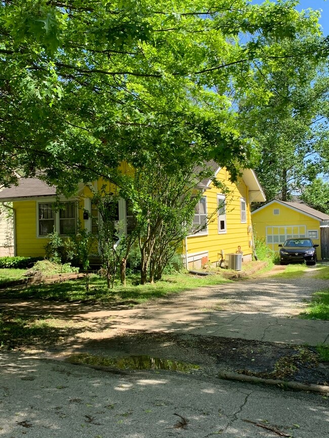 Photo - 108 E Vermilya Ave